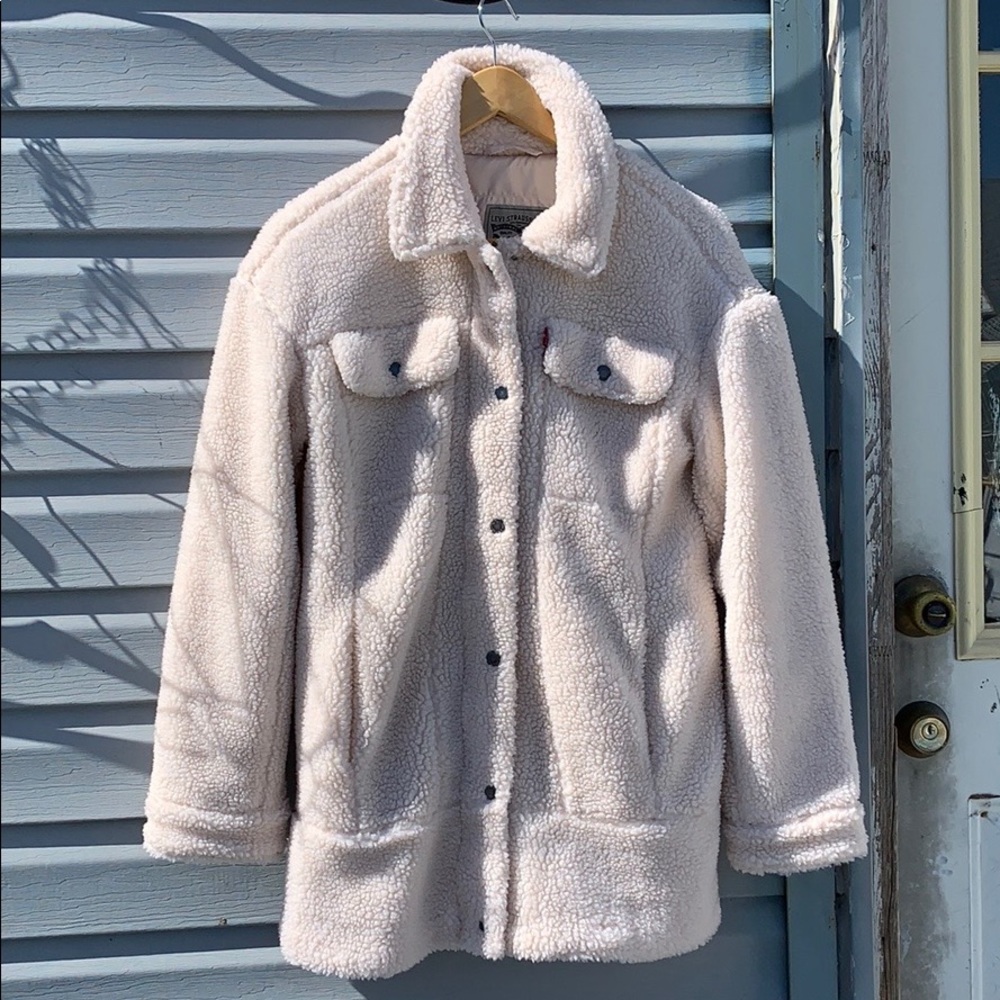 LEVI WOMENS OVERSIZED SHERPA TRUCKER JACKET
